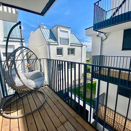 Modern Apartment With Balcony & Free Parking - Nearby Metro 维也纳 外观 照片