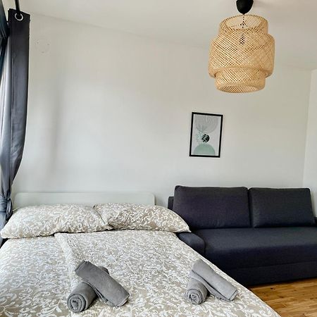 Modern Apartment With Balcony & Free Parking - Nearby Metro 维也纳 外观 照片